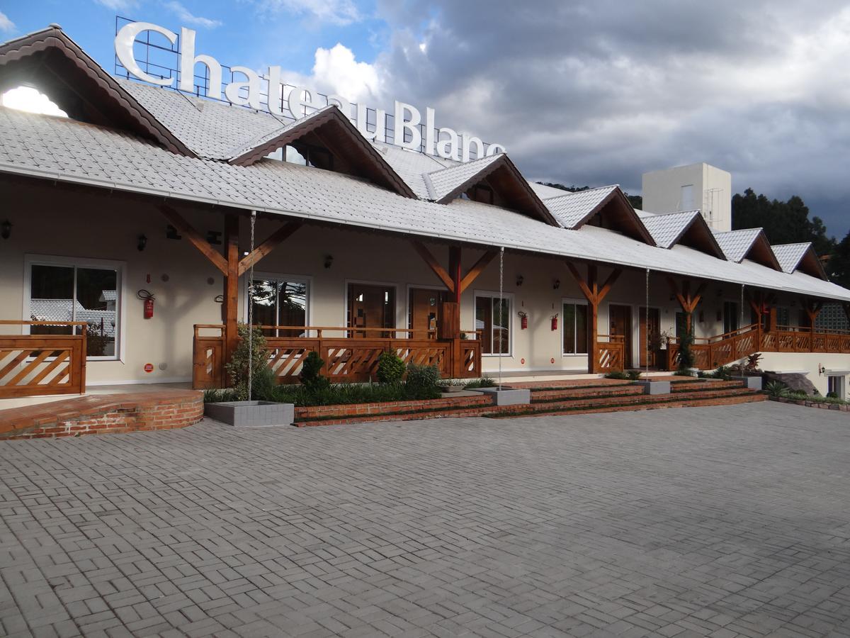 ホテルChateau Blanc ウルビシ エクステリア 写真