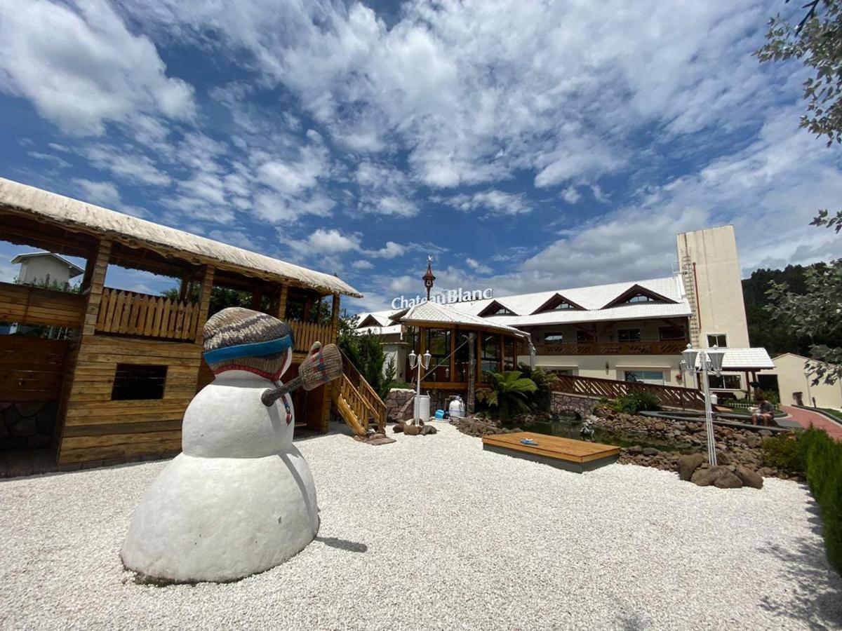 ホテルChateau Blanc ウルビシ エクステリア 写真