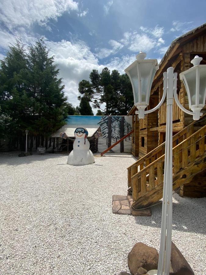 ホテルChateau Blanc ウルビシ エクステリア 写真